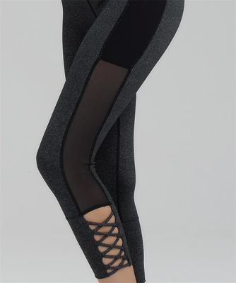 Wholesale mesh ventilation along sides fashionable design breathable yoga capri leggings