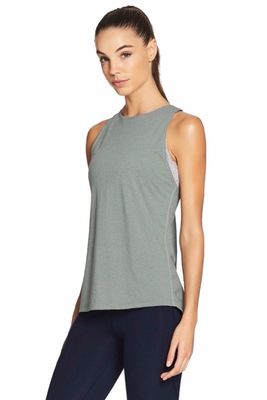 Hot selling longer scoop at back women's gym tank vest top
