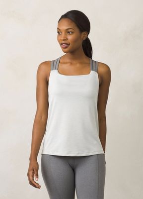 Scoop neck strappy back shirttail hem wholesale stringer gym tank top with bra