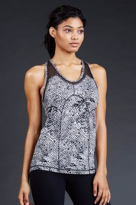 Ladies gym wear relaxed fit contrast mesh backing for ventilation women's gym tank vest top